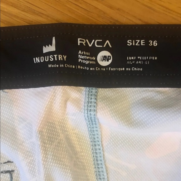 RVCA BOARD SHORTS - 36 - Picture 5 of 5
